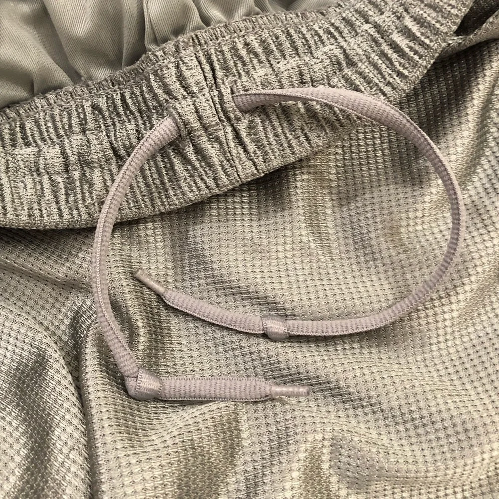 Nike Basketball Metallic Silver Athletic Gym Hiking Shorts Men’s Size M. - Picture 8 of 10